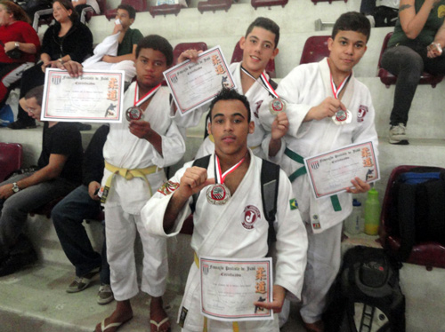 Judocas juventinos se classificam para o Campeonato Paulista.