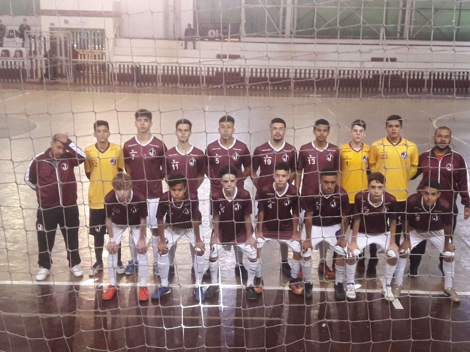 Iniciantes jogam com as equipes do Sindicato Metalúrgico e as de Base contra o C.E. Penha no Paulista de Futsal