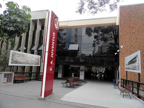 Moleque completa 89 Anos