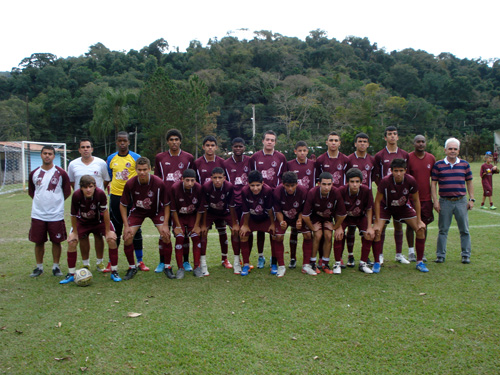Sub 17 da Escola garante vaga na Semifinal do Interclubes