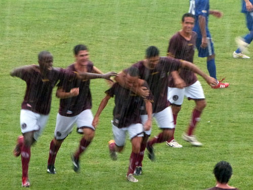 Moleque goleia e sobe na Tabela