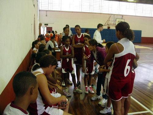 Sub 13 vence Triangular de Basquete