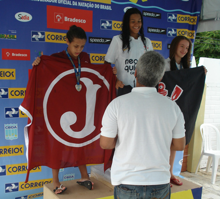 Gabrielle conquista o 2° lugar no Brasileiro nos 200m costas
