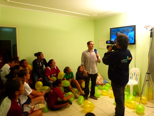 Rede TV acompanha equipe do Juventus torcendo para o Brasil