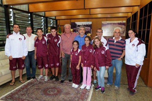 Atletas juventinos recebem novos uniformes