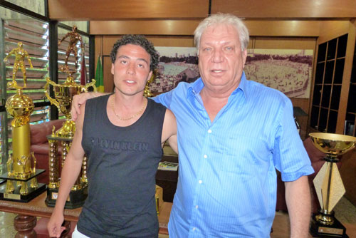 “Meu coração é juventino”, diz Élvis
