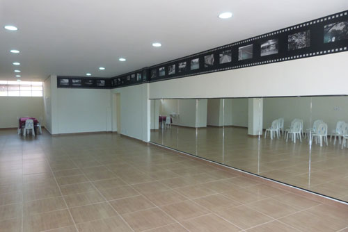 Exposição com massagem gratuita