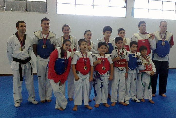 Equipe de Taekwondo realiza Clínica e disputa o Festival Paulistão