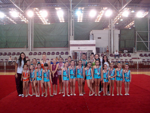 Atletas de GR se apresentam nos 89 de Anos do Clube Grená