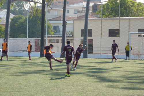 Sub 17 B da Escola de Campo perde no Interclubes