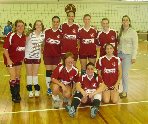 Categoria C2 bate equipe do Sírio no Vôlei Master