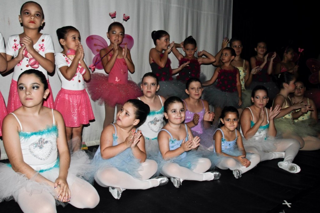Bailarinas Grenás brilham no Festival Cinderela