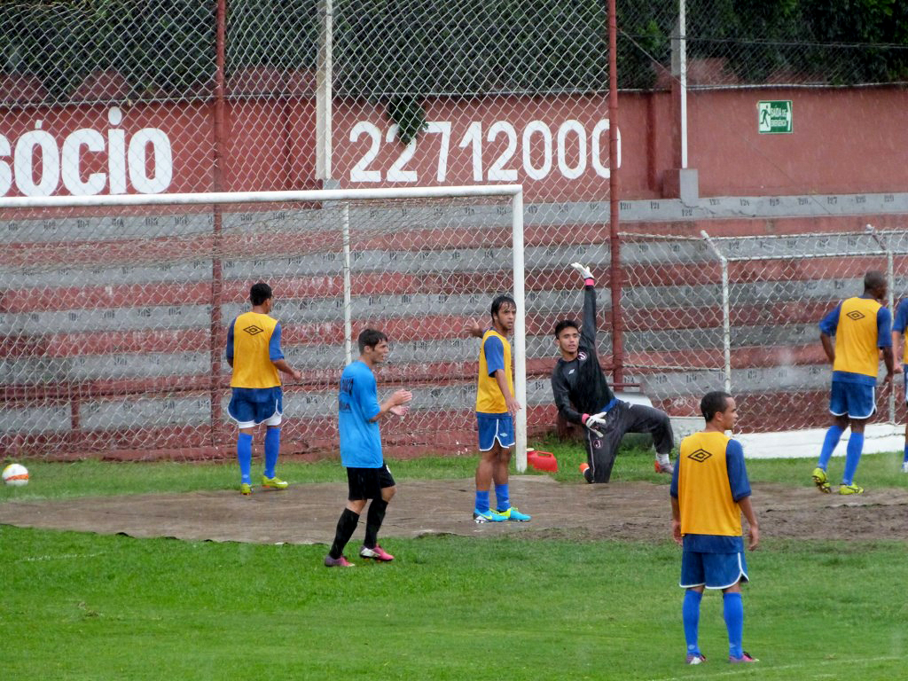 Sub 20 encara USAC