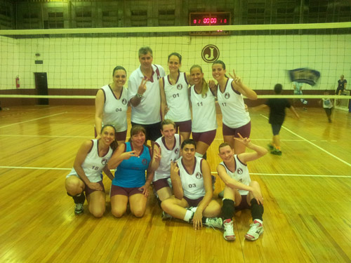 C2 de vôlei conquista Ouro no Metropolitano de Vôleibol