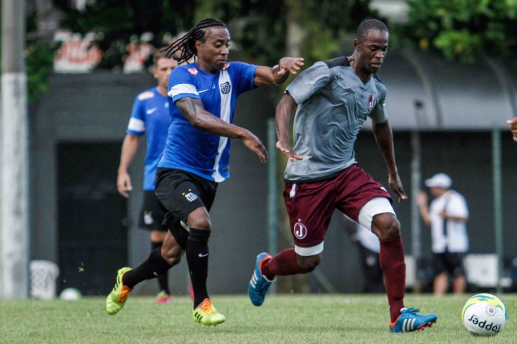 Moleque perde para o Peixe em jogo-treino
