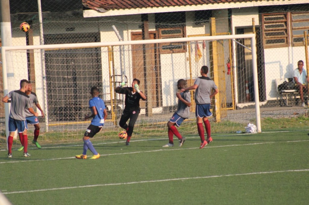 Sub 17 joga bem, mas perde jogo-treino para o Santos