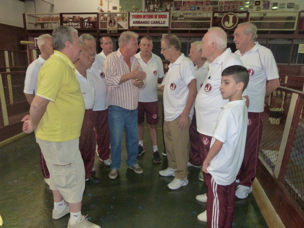 Clube Grená promove Torneio de Duplas e homenageia atleta do Bocha