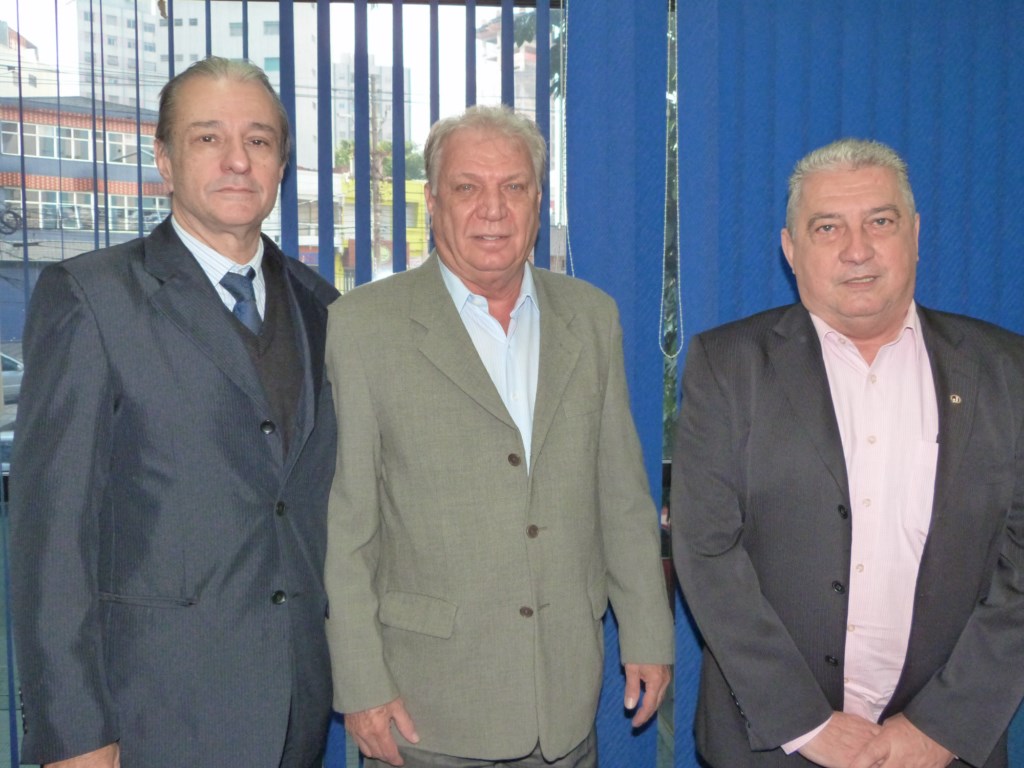 Rodolfo Cetertick toma posse para mais dois anos de mandato