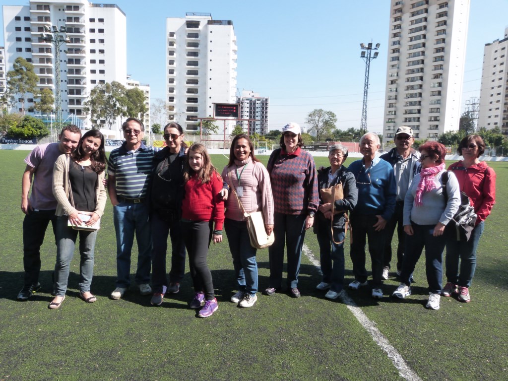 Grupo do Sesc Vila Mariana visita o Juventus