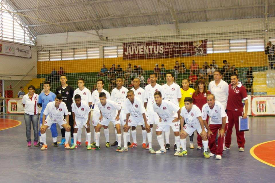 Sub 16 de Futsal se classifica às quartas de final do Estadual