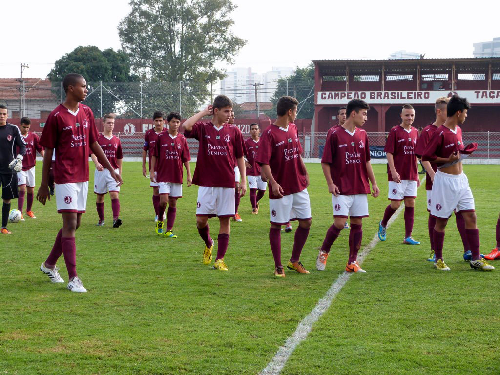 Sub 15 e Sub 17 de Futebol de Campo disputam a Copa Ouro 2015
