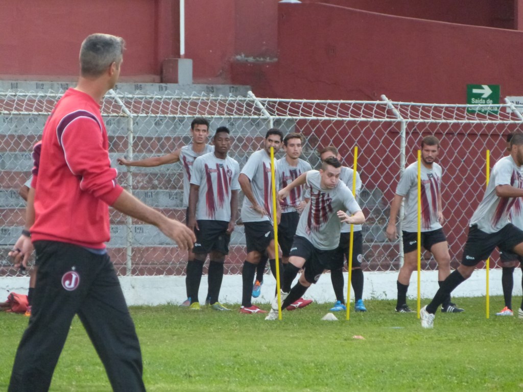 Elenco grená segue preparação para a Copa Paulista