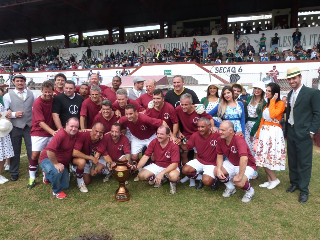 Javari recebe craques do passado na disputa de Torneio Retrô