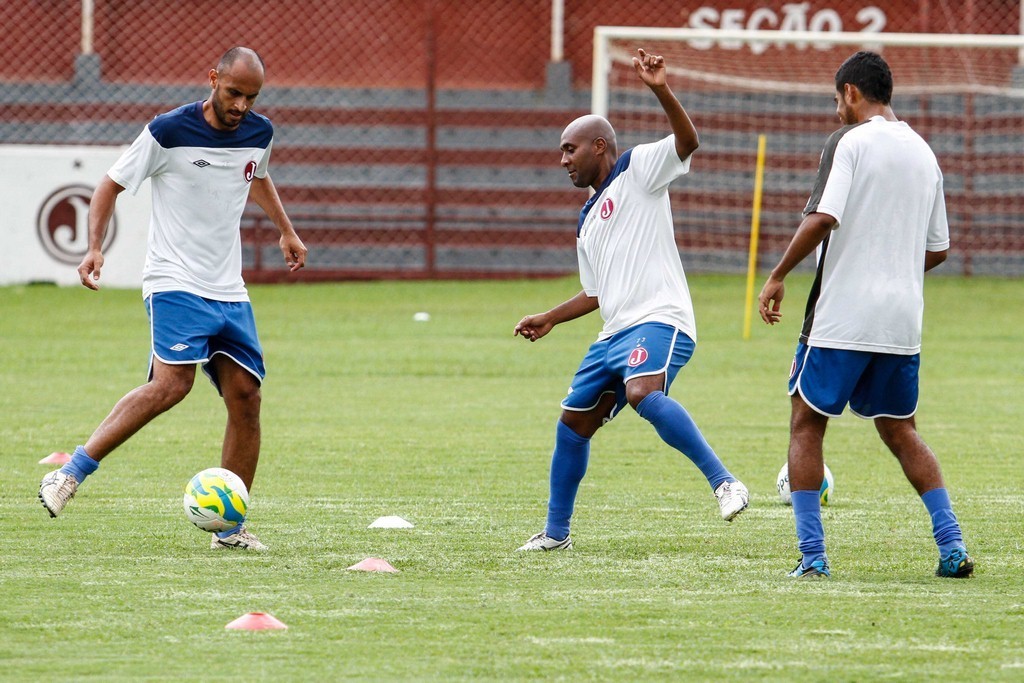 Equipe grená se prepara para a estreia no Paulista da A3