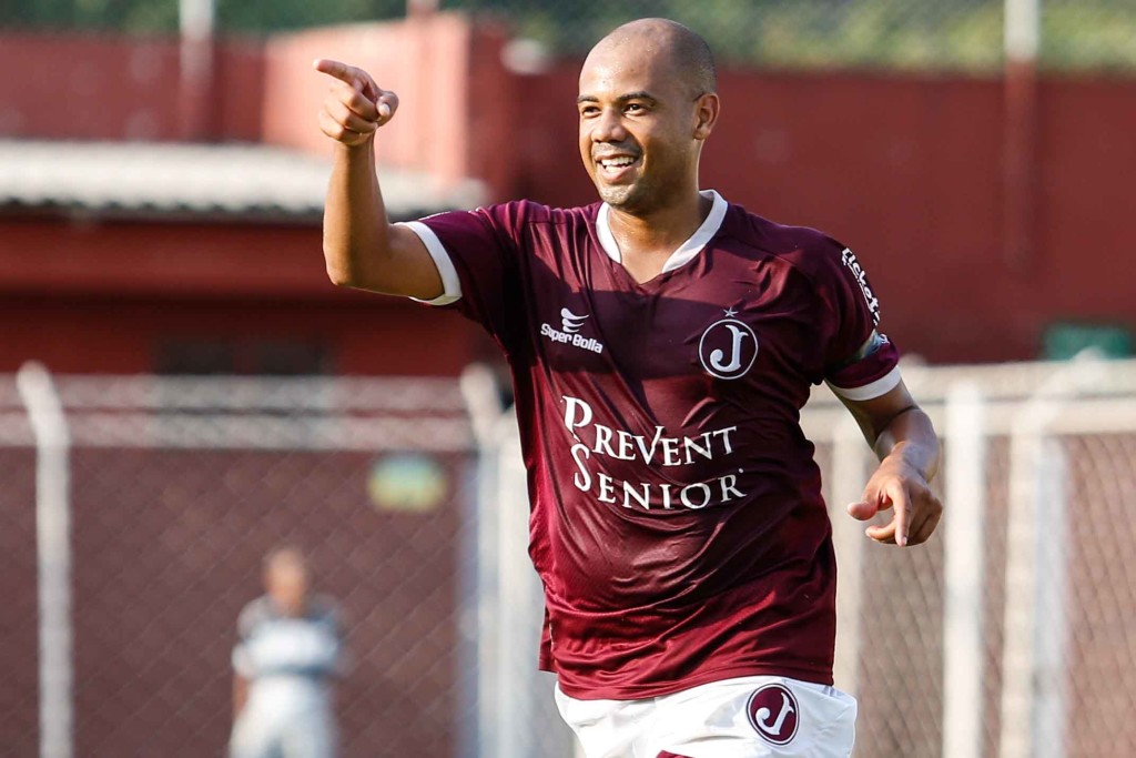 Com 04 gols de Gil, Juventus derrota Francana