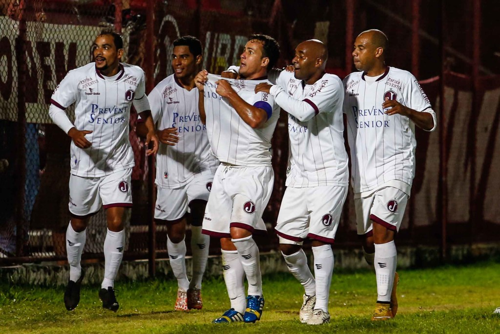 Moleque deixa escapar a vitória nos minutos finais de jogo