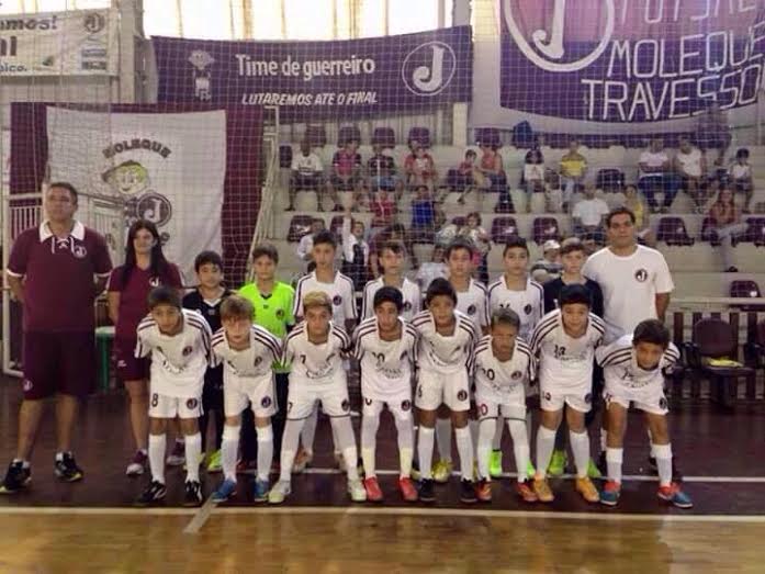 Juventus vence 04 partidas e perde 01 no Metropolitano de Futsal