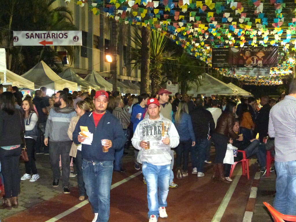 Arraiá Julino atrai três mil pessoas