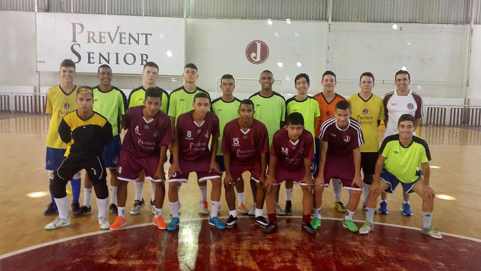 Sub 17 garante vaga nas quartas de final do Estadual de Futsal
