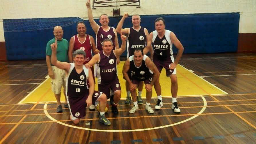 Equipe Hiper Master de Basquete sagra-se campeã Paulista 2015