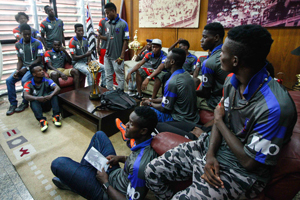 Equipe Pérolas Negras visita a Sede Social do Juventus