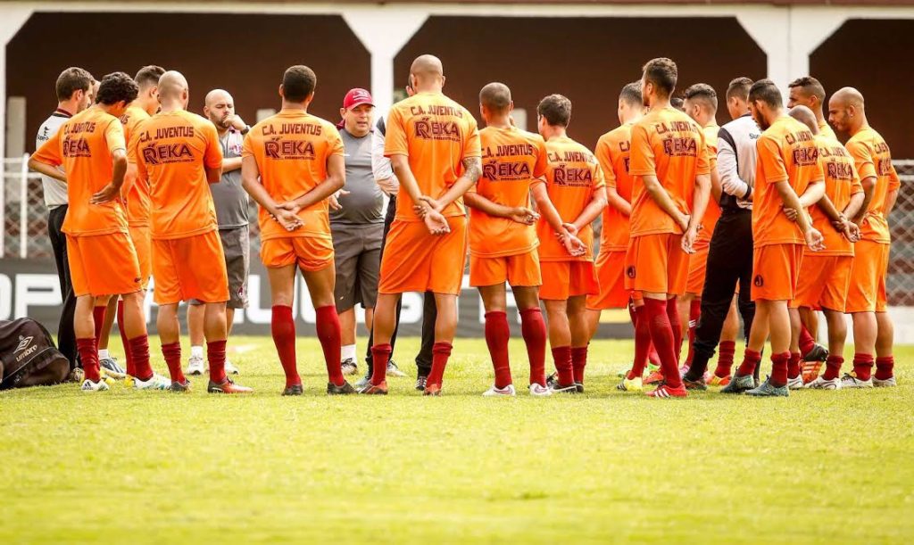 Juventus cumpre tabela e enfrenta São Paulo