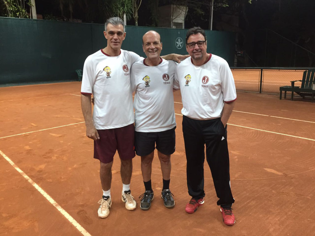 Equipe 5M3 garante vaga à final do Interclubes de Tênis