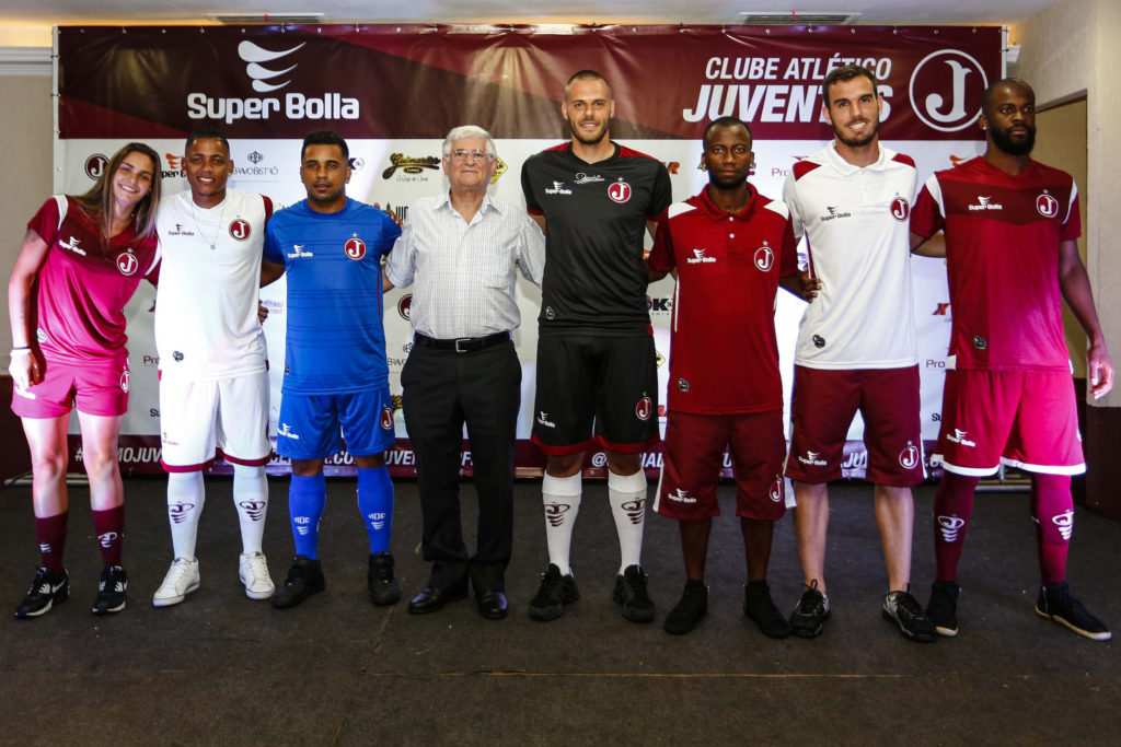 Uniforme do futebol é apresentado no Juventus