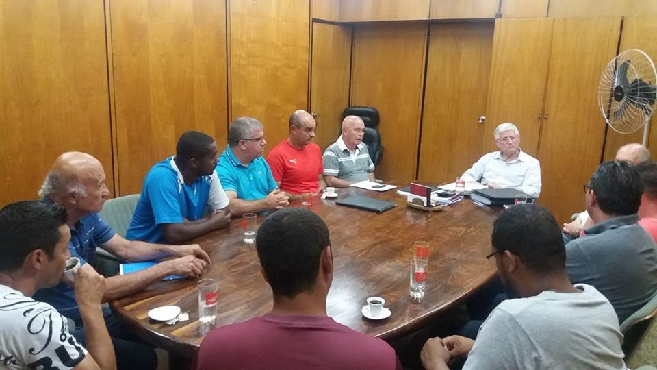 Domingos Sanches se reúne com os Departamentos Profissional e de Base