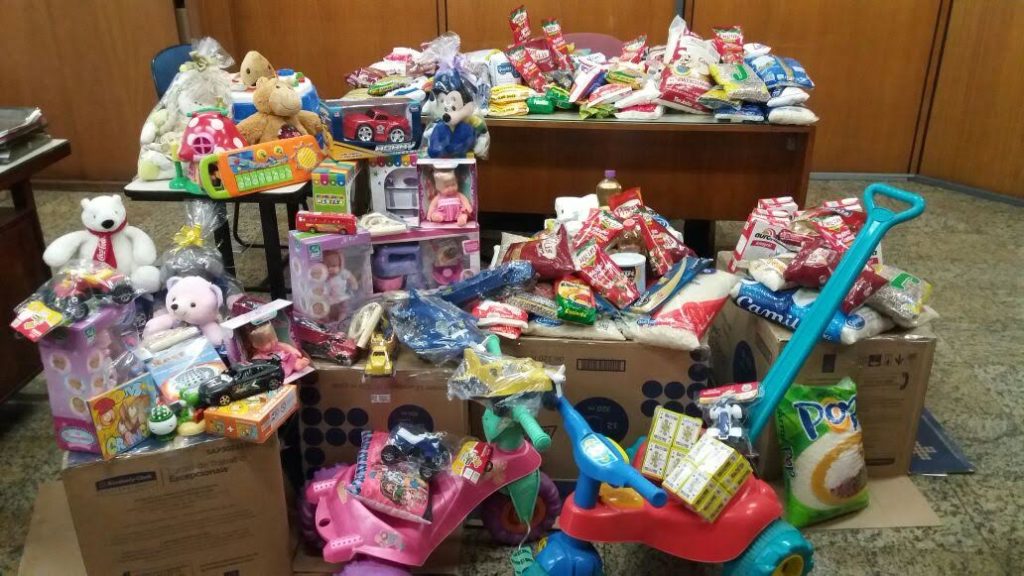 Doação de Brinquedos e Alimentos