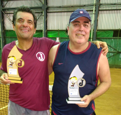 Tenistas Grenás se destacam no Torneio Aberto