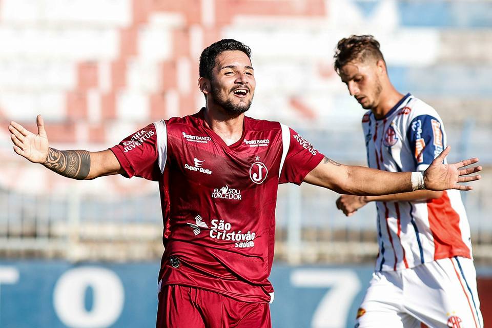 Juventus fica duas vezes na frente, mas sofre virada do Penapolense