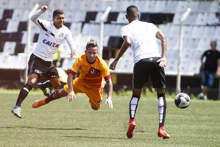Já integrados à Equipe Profissional, Meninos da Base participam de Jogo-Treino
