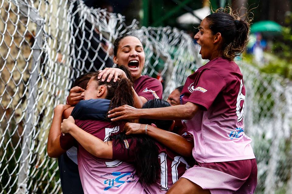 Juventus encara o Santos na estreia do Paulista Feminino de Futebol