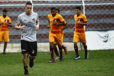 Goleiro Paulo Vitor se apresenta na Javari