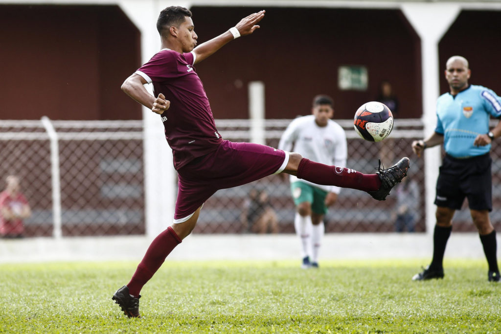 Sub 15 ganha e sub 17 perde para o Guarani