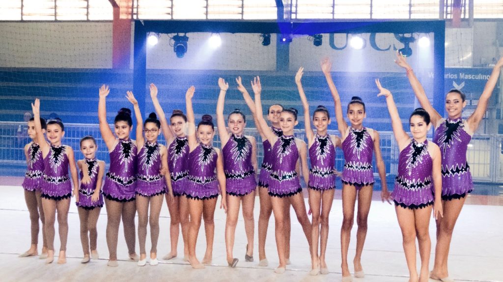 Ginastas Juventinas se apresentam no Festival da Amizade