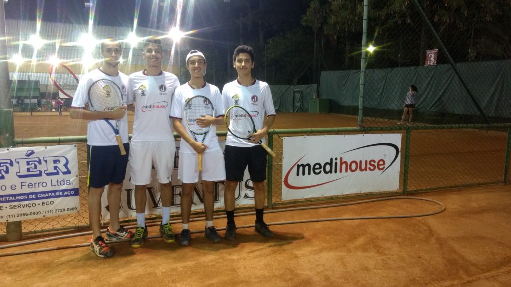 Equipe de Tênis 5 M1D1 vence no Interclubes por W.O.