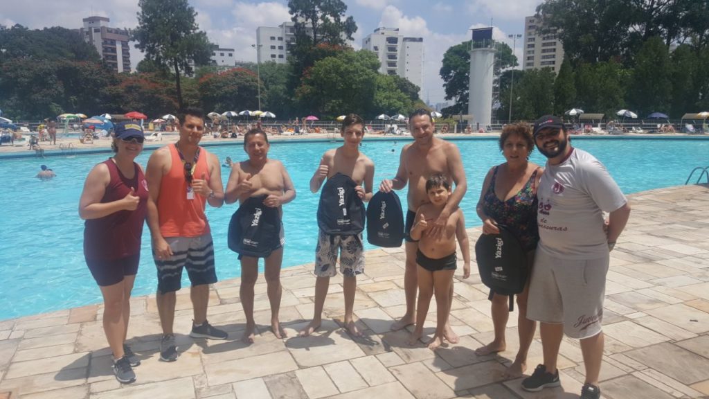 Sábado tem aula de hidroginástica