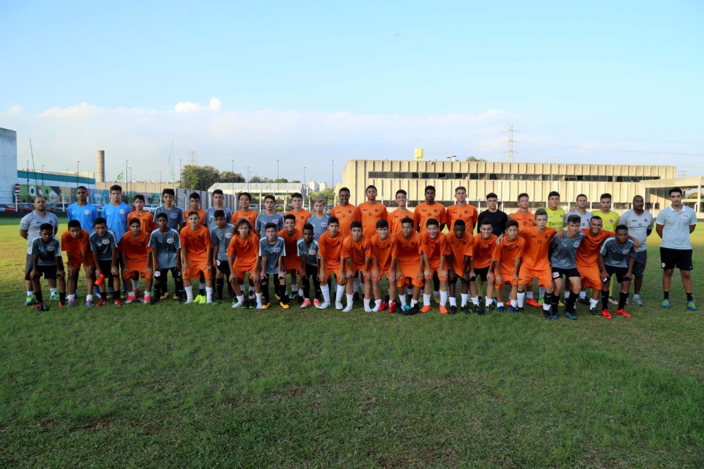 Sub-15 pronto para estreia no Paulista